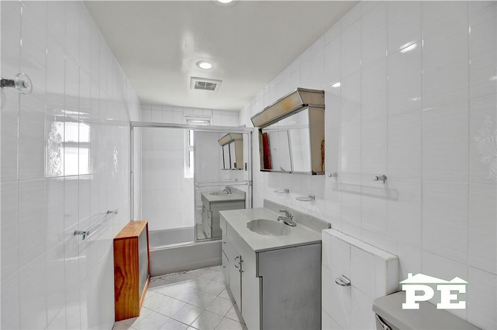 2071 East 29th Street Sheepshead Bay Brooklyn NY 11229