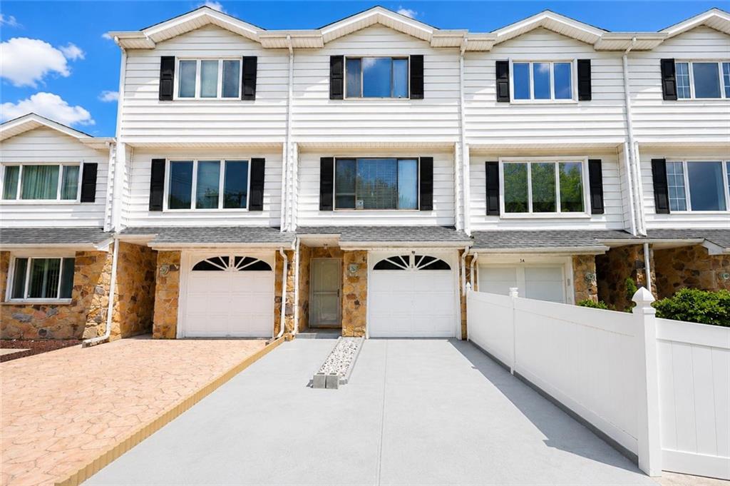 3 Carlyle Green Huguenot Staten Island NY 10312