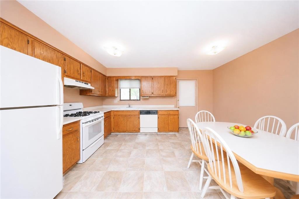 3 Carlyle Green Huguenot Staten Island NY 10312