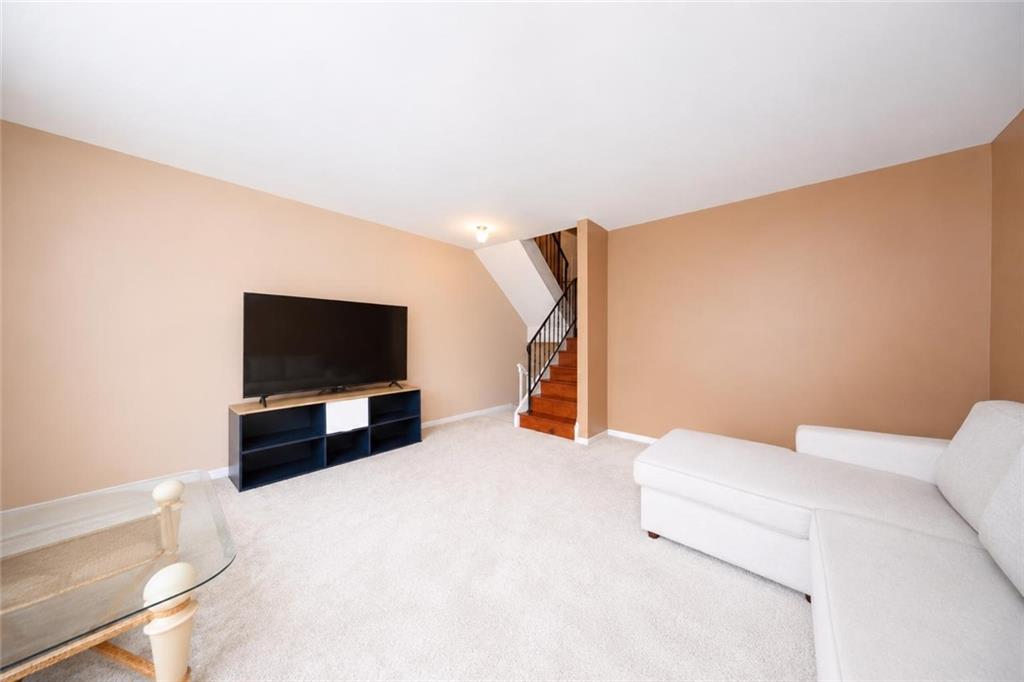 3 Carlyle Green Huguenot Staten Island NY 10312