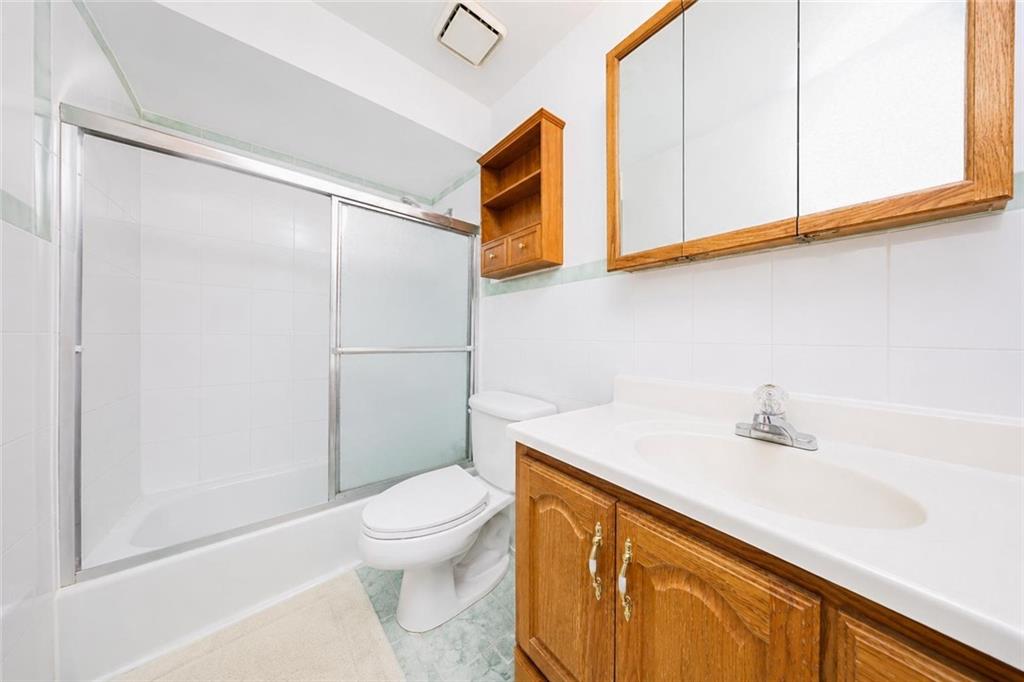 3 Carlyle Green Huguenot Staten Island NY 10312