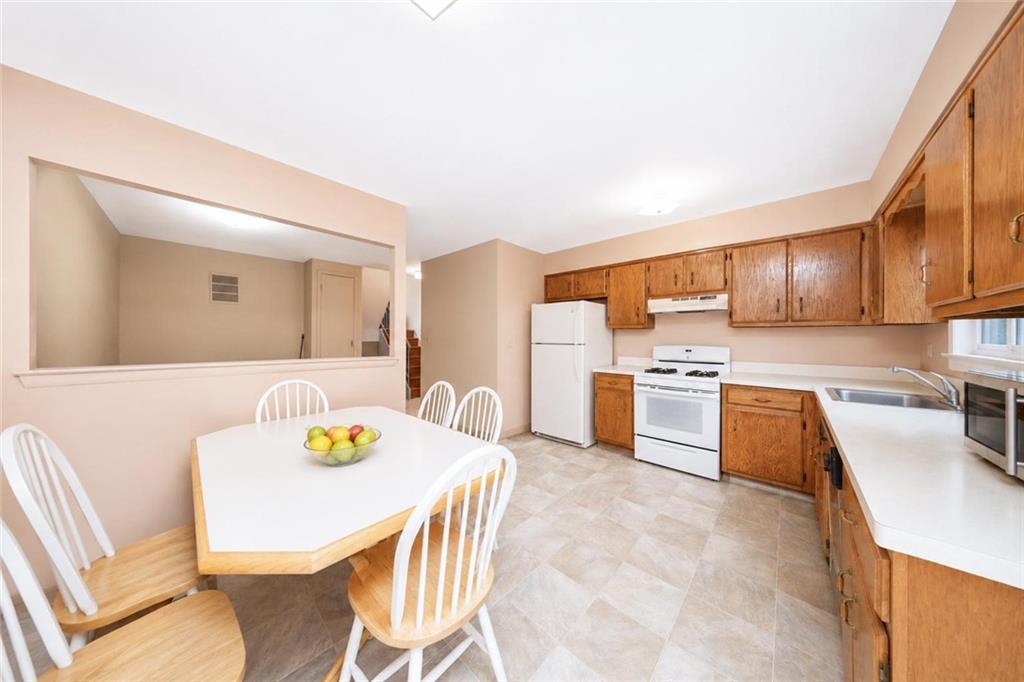 3 Carlyle Green Huguenot Staten Island NY 10312