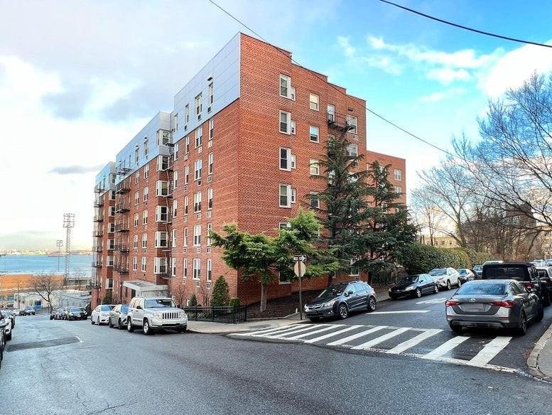 36 Hamilton Avenue St. George Staten Island NY 10301