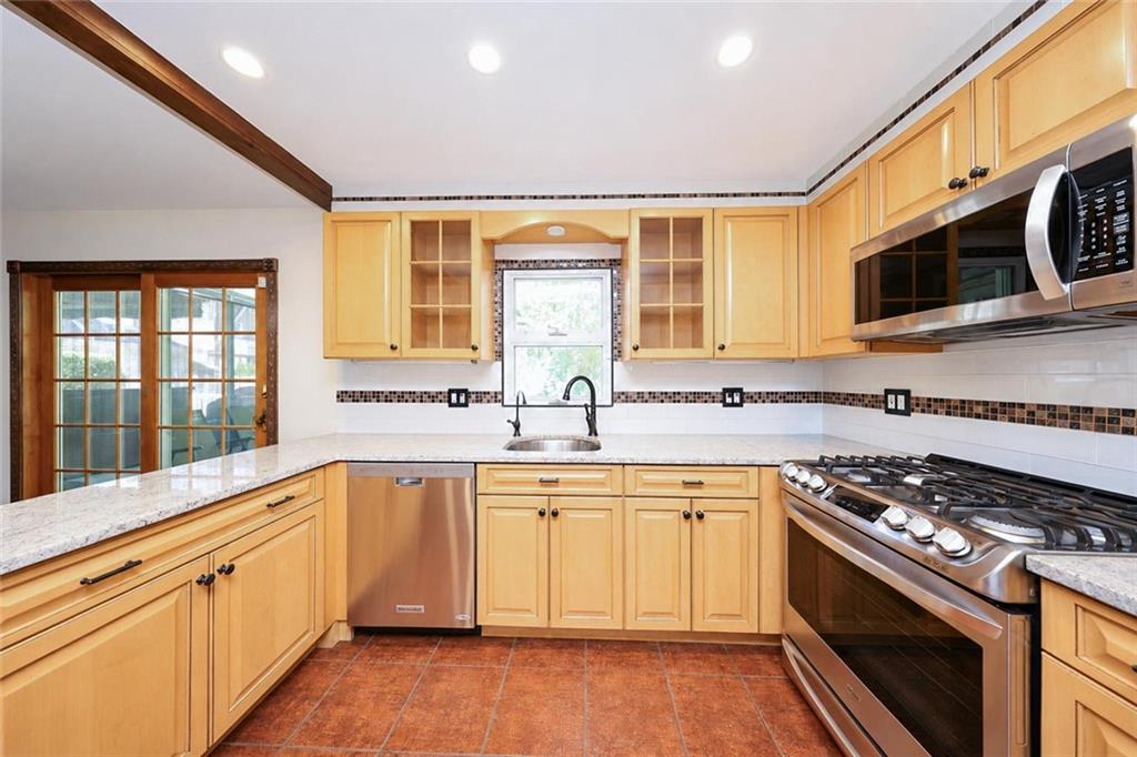 21 Lindenwood Avenue Great Kills Staten Island NY 10305
