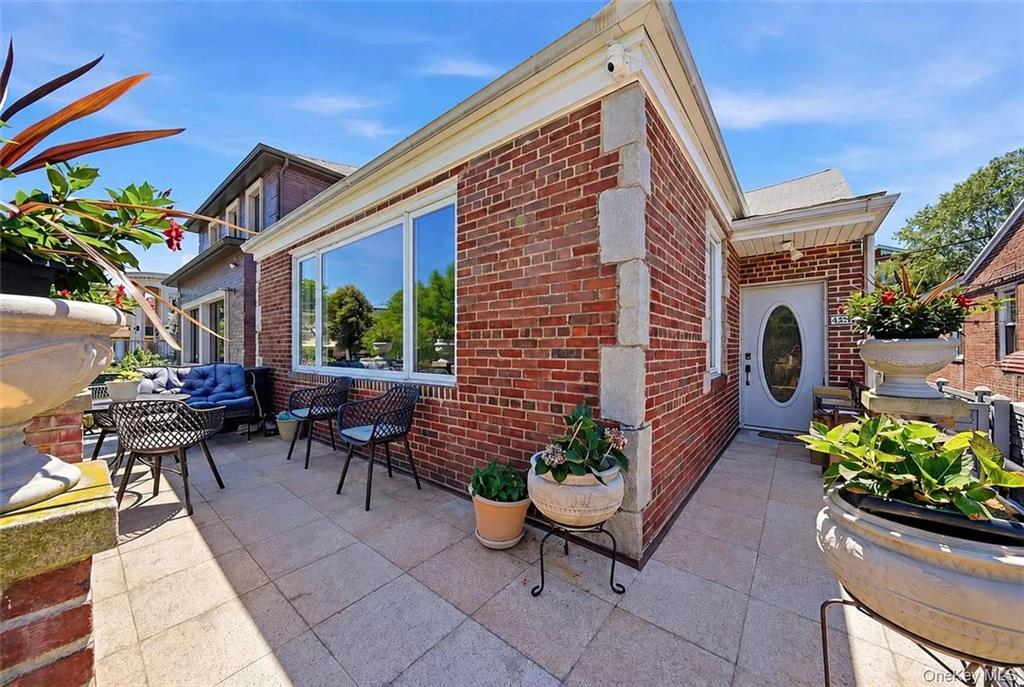 4082 Ocean Avenue Manhattan Beach Brooklyn NY 11235