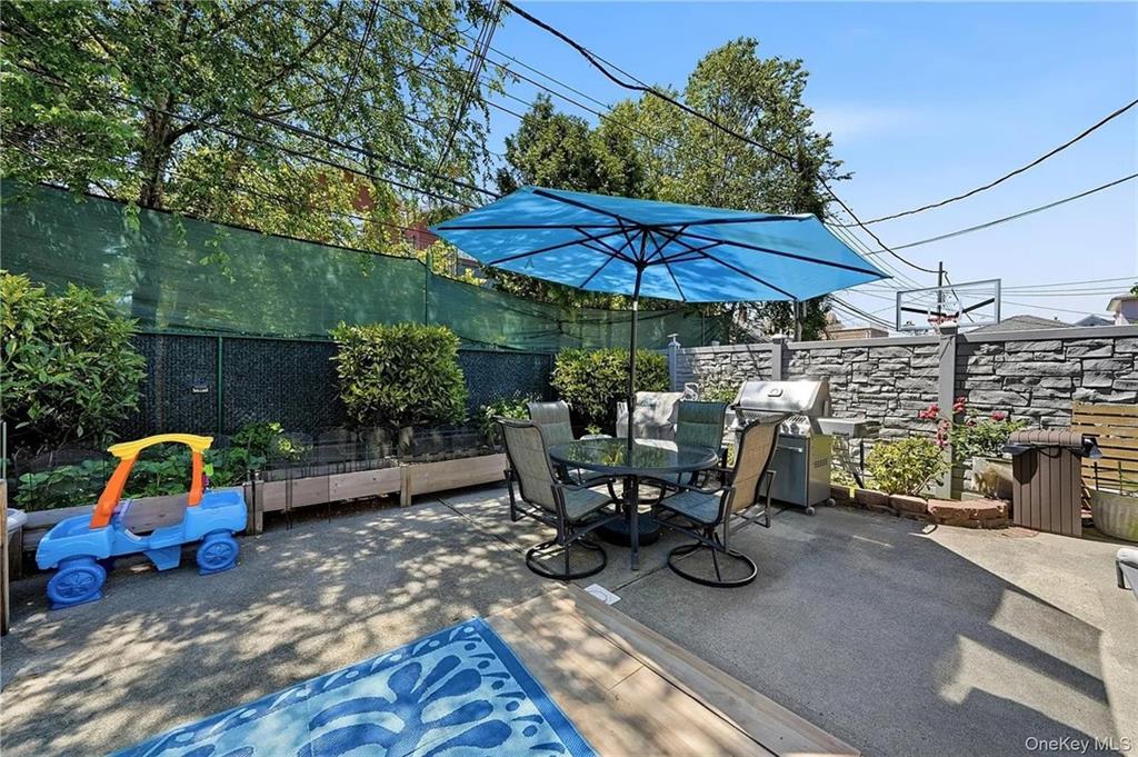 4082 Ocean Avenue Manhattan Beach Brooklyn NY 11235
