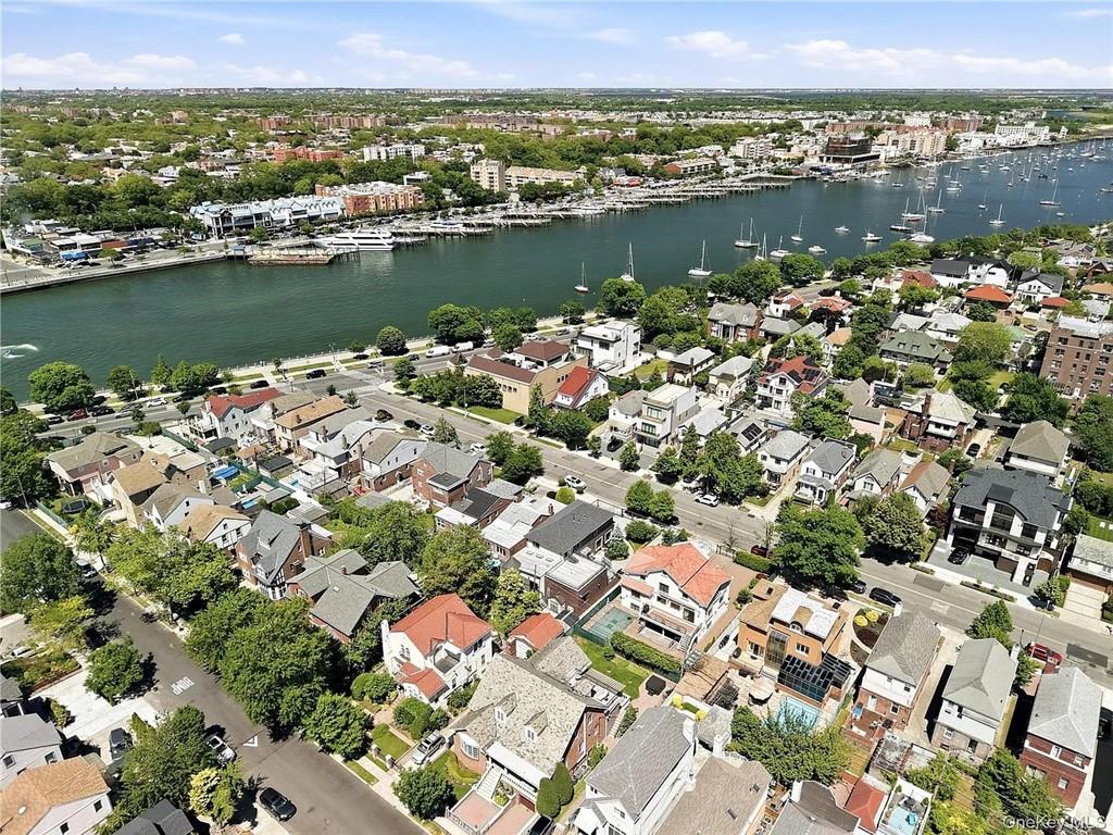 4082 Ocean Avenue Manhattan Beach Brooklyn NY 11235