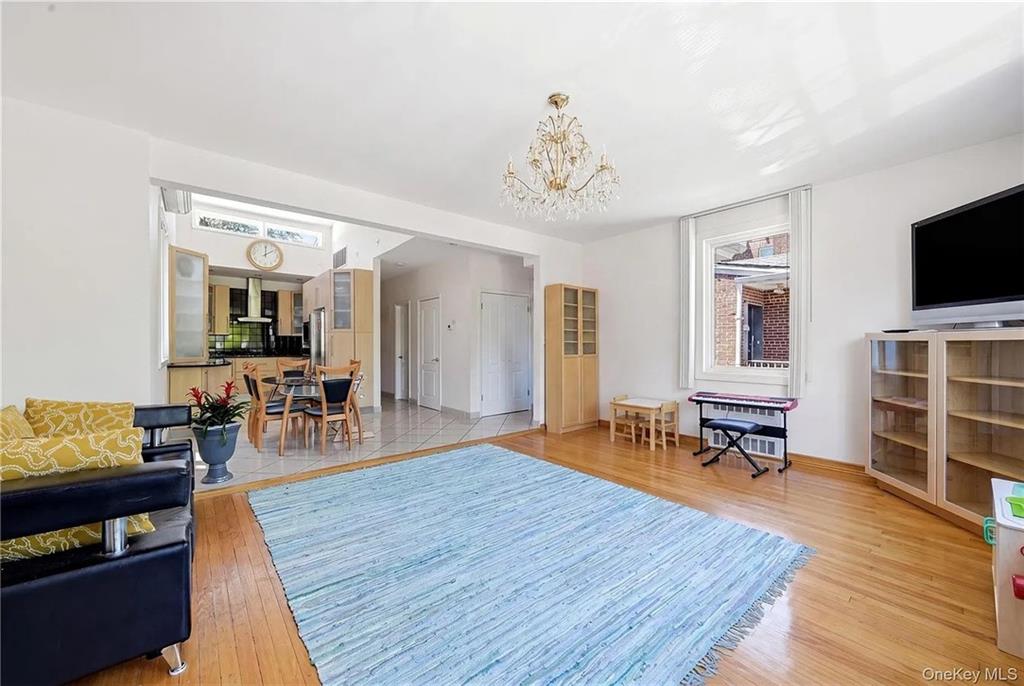 4082 Ocean Avenue Manhattan Beach Brooklyn NY 11235