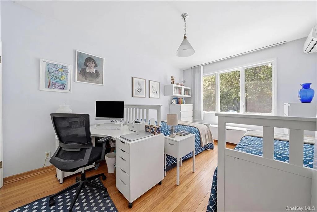4082 Ocean Avenue Manhattan Beach Brooklyn NY 11235