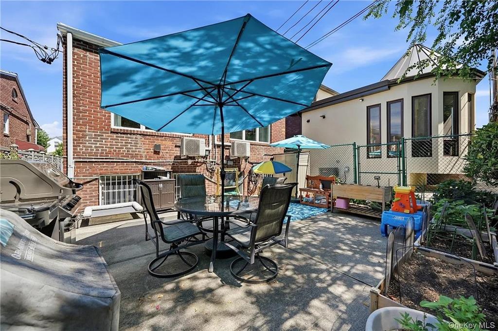 4082 Ocean Avenue Manhattan Beach Brooklyn NY 11235