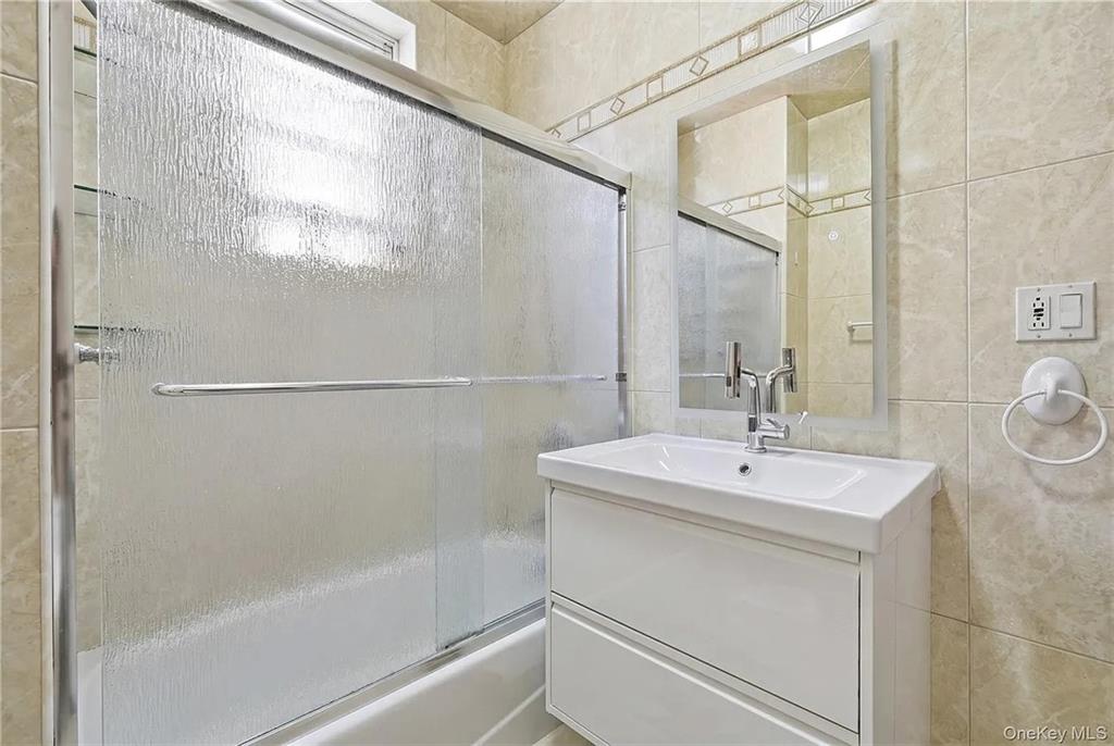 4082 Ocean Avenue Manhattan Beach Brooklyn NY 11235