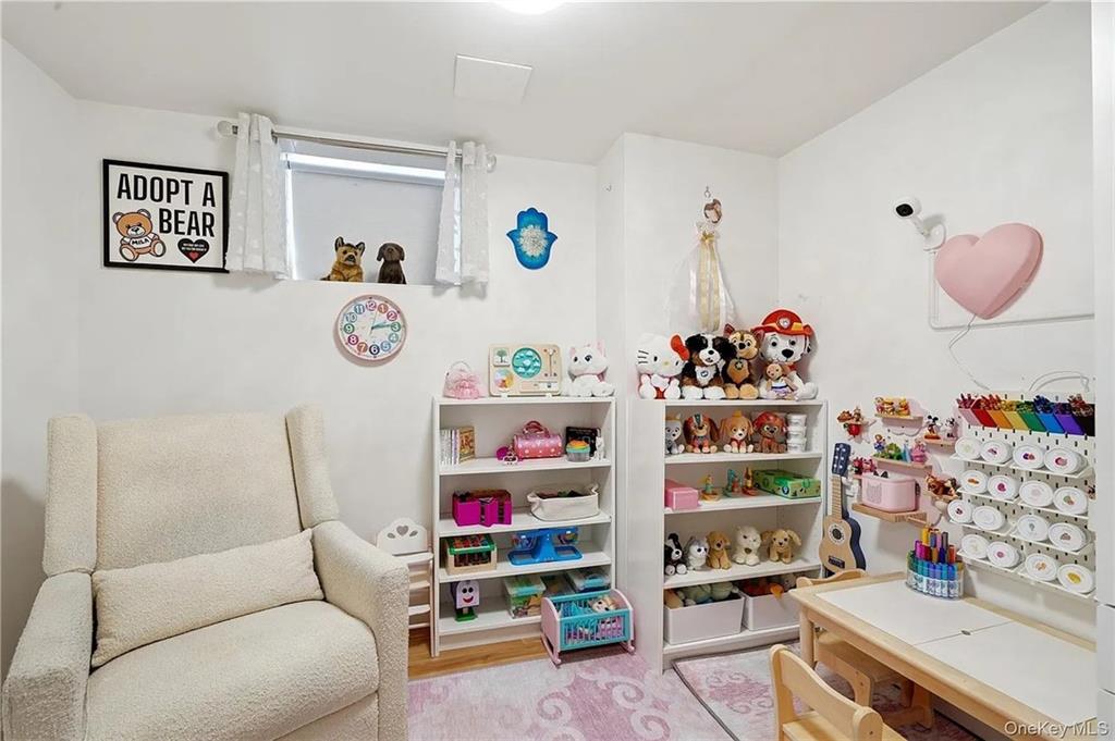 4082 Ocean Avenue Manhattan Beach Brooklyn NY 11235