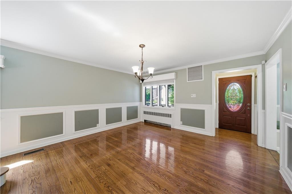 64 Coventry Gdns Out of NYC Lynbrook NY 11563