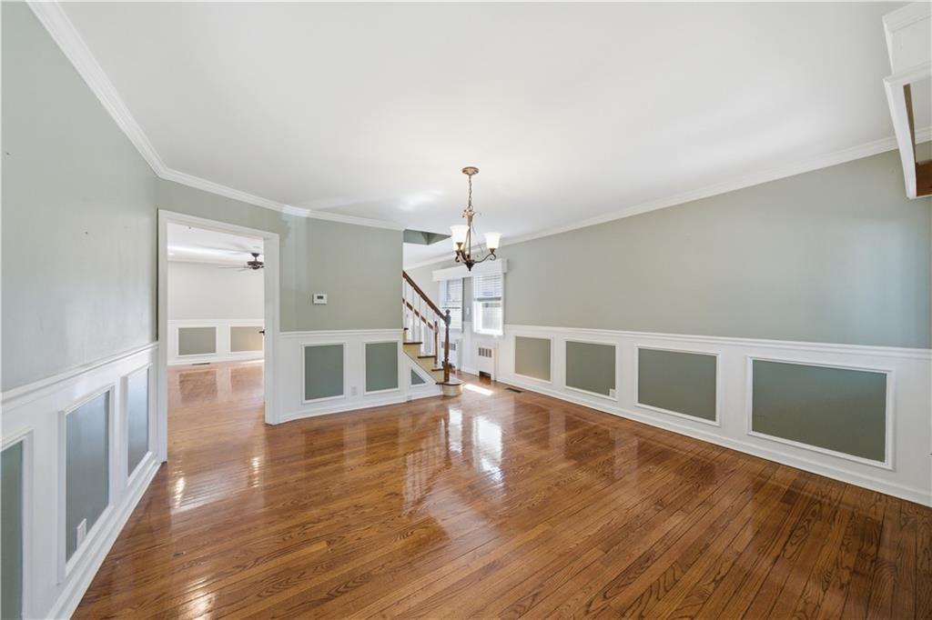 64 Coventry Gdns Out of NYC Lynbrook NY 11563
