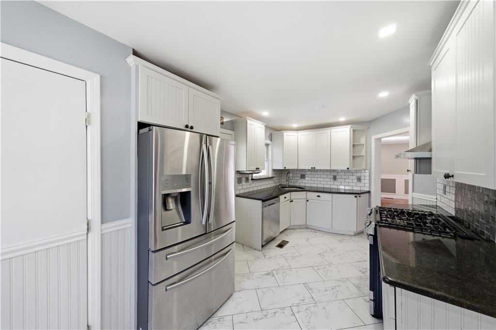 64 Coventry Gdns Out of NYC Lynbrook NY 11563