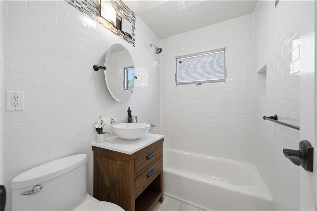 64 Coventry Gdns Out of NYC Lynbrook NY 11563