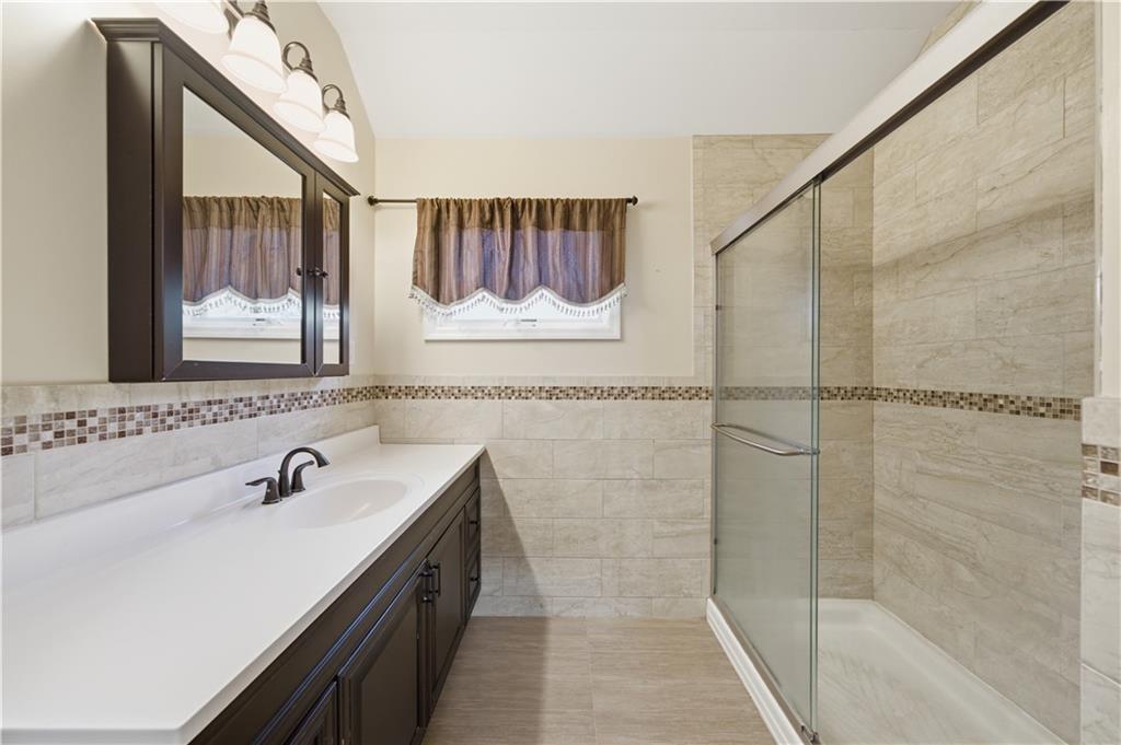 64 Coventry Gdns Out of NYC Lynbrook NY 11563