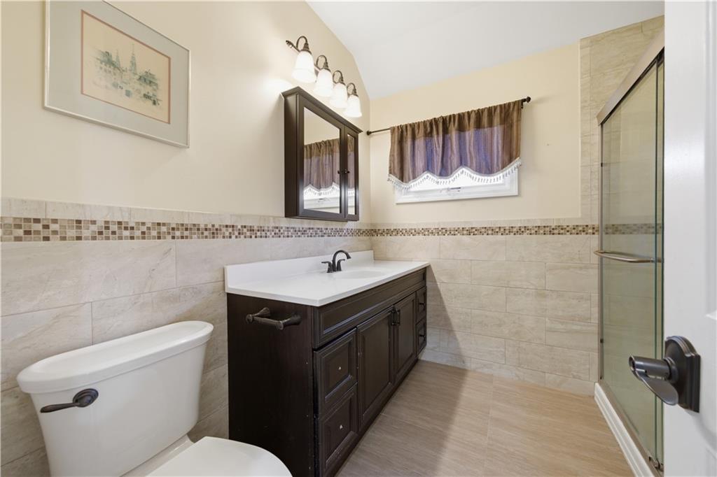 64 Coventry Gdns Out of NYC Lynbrook NY 11563