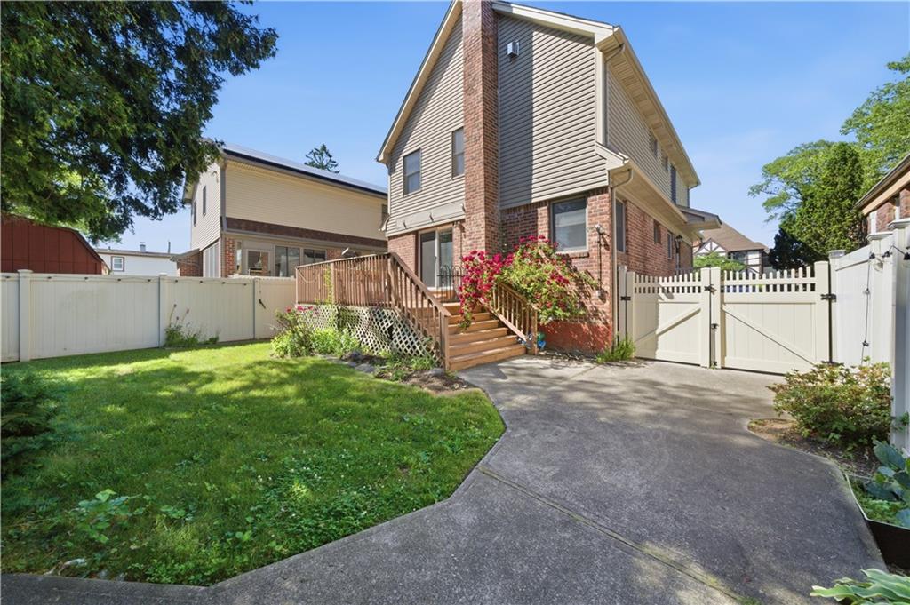 64 Coventry Gdns Out of NYC Lynbrook NY 11563