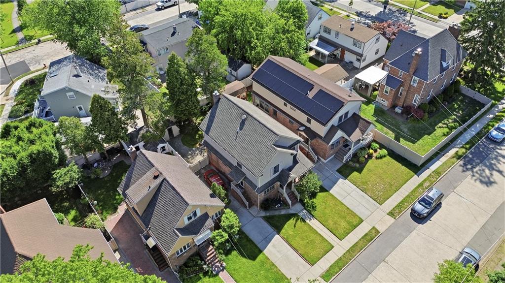 64 Coventry Gdns Out of NYC Lynbrook NY 11563