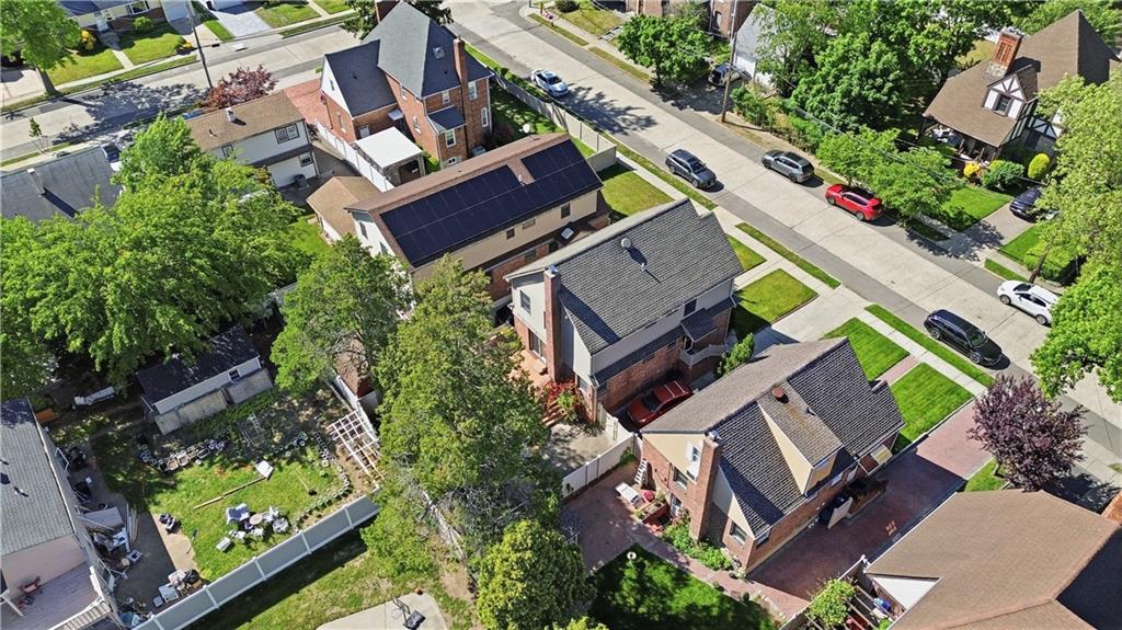 64 Coventry Gdns Out of NYC Lynbrook NY 11563