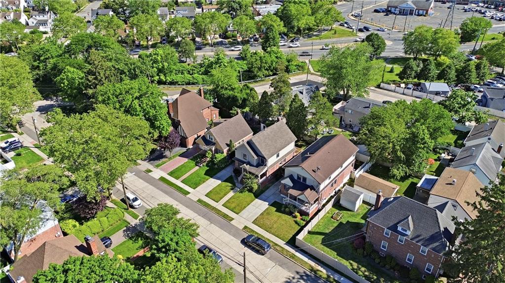 64 Coventry Gdns Out of NYC Lynbrook NY 11563