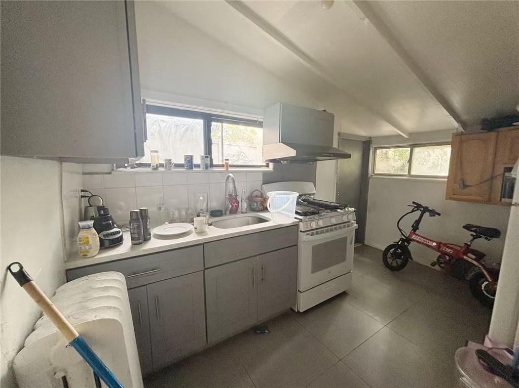 524 51st Street Sunset Park Brooklyn NY 11220