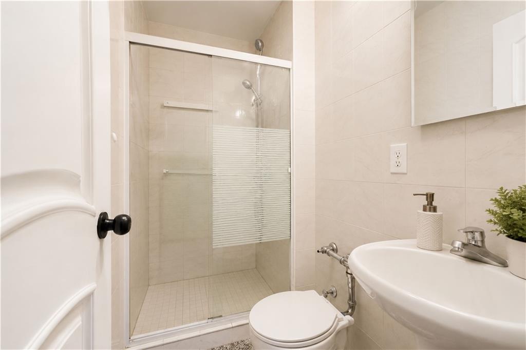 8710 149th Avenue Lindenwood Howard Beach NY 11414