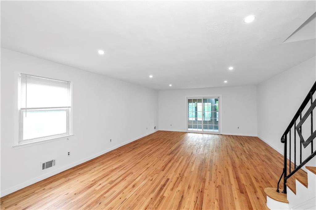 24 Park Street Oakwood Staten Island NY 10306