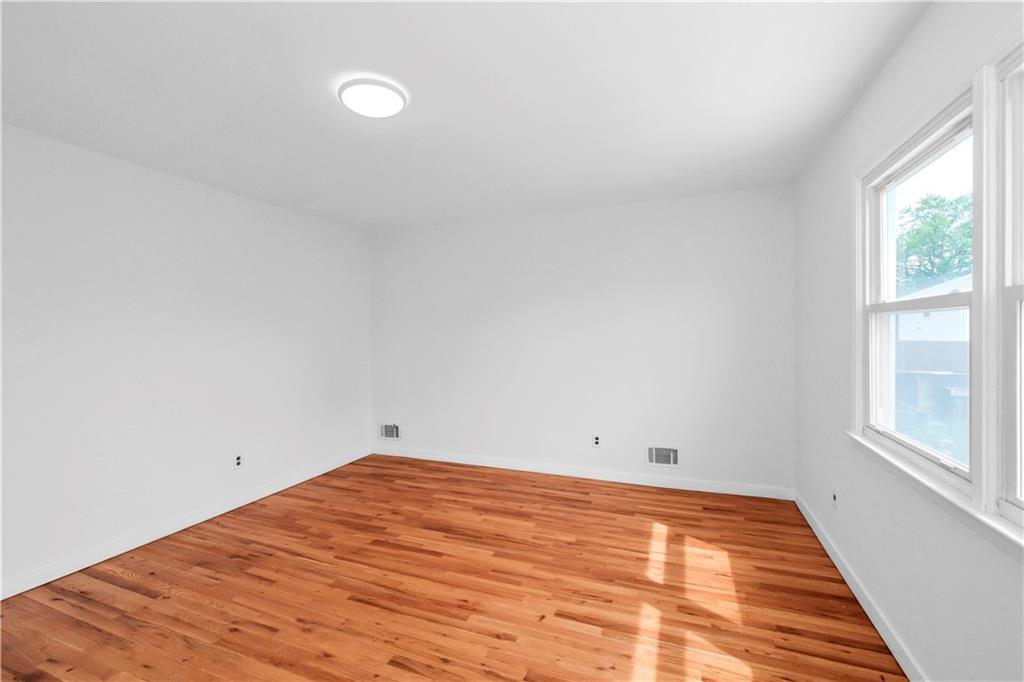 24 Park Street Oakwood Staten Island NY 10306