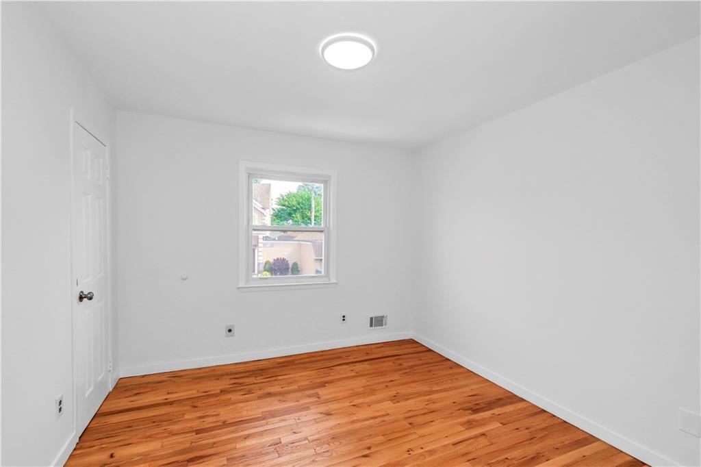 24 Park Street Oakwood Staten Island NY 10306