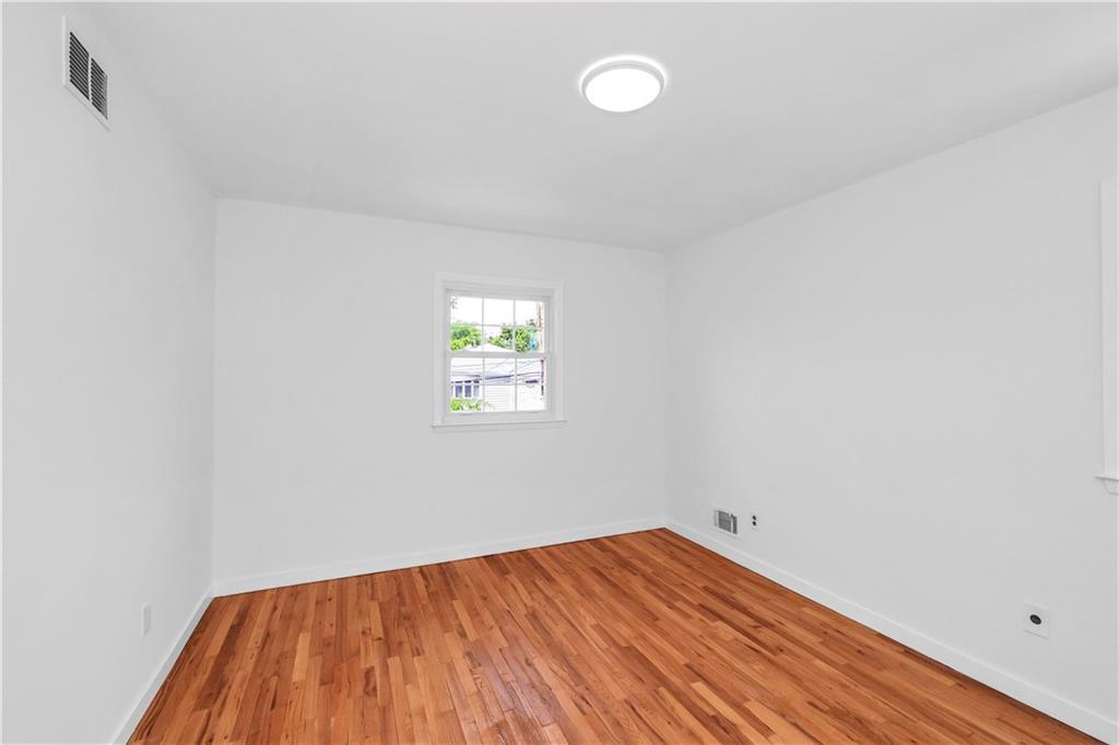 24 Park Street Oakwood Staten Island NY 10306