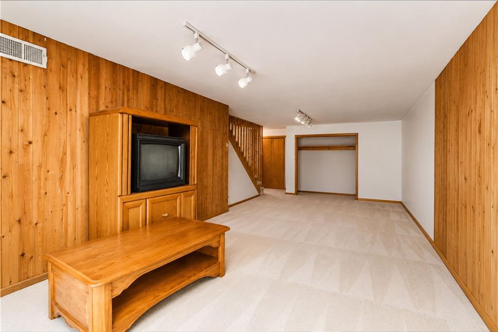 29 Wood Court Rossville Staten Island NY 10309