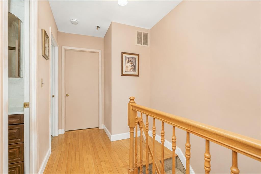 29 Wood Court Rossville Staten Island NY 10309