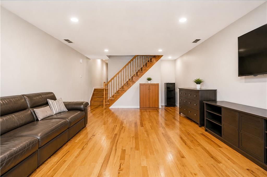218 Essex Drive New Springville Staten Island NY 10314