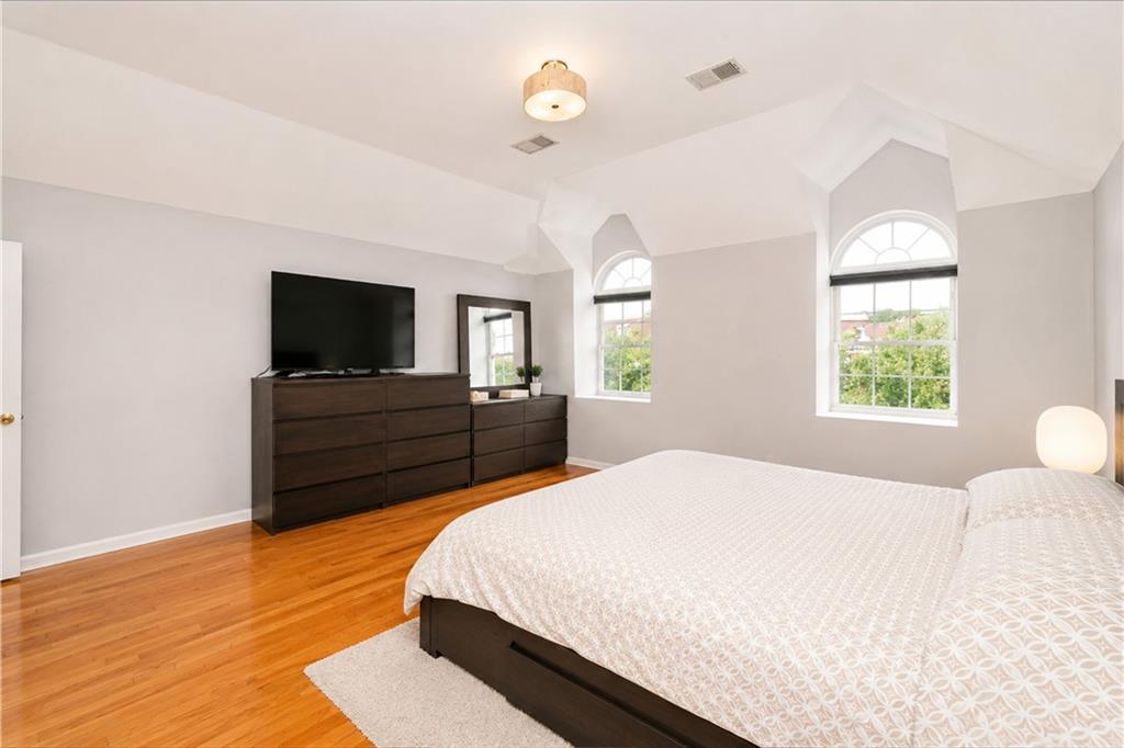 218 Essex Drive New Springville Staten Island NY 10314
