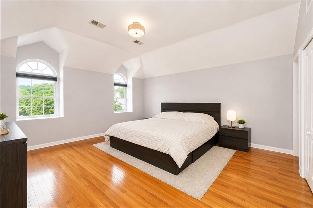 218 Essex Drive New Springville Staten Island NY 10314
