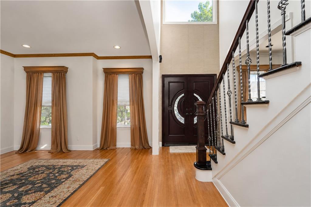 22 Putters Court Silver Lake Staten Island NY 10301