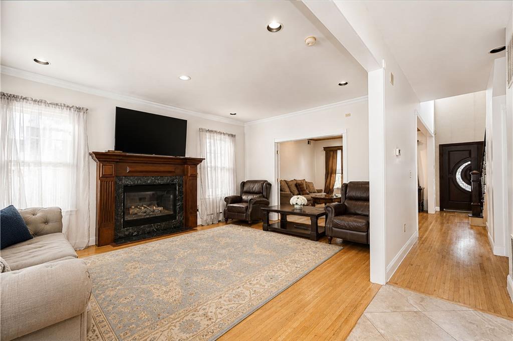 22 Putters Court Silver Lake Staten Island NY 10301