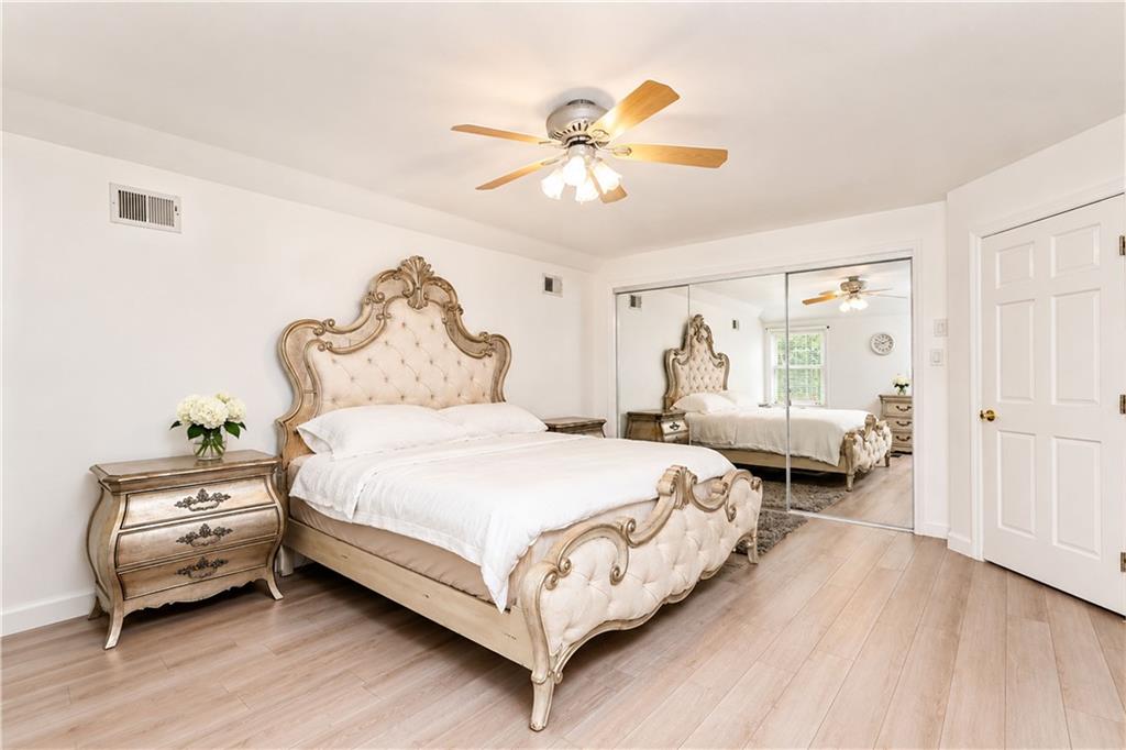 22 Putters Court Silver Lake Staten Island NY 10301