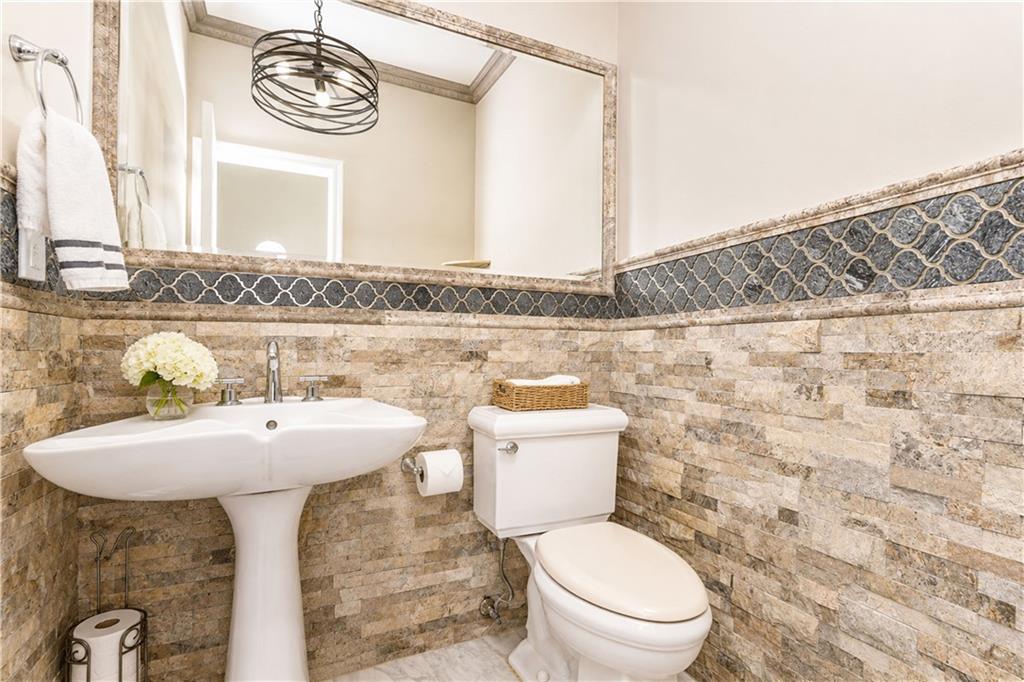 22 Putters Court Silver Lake Staten Island NY 10301