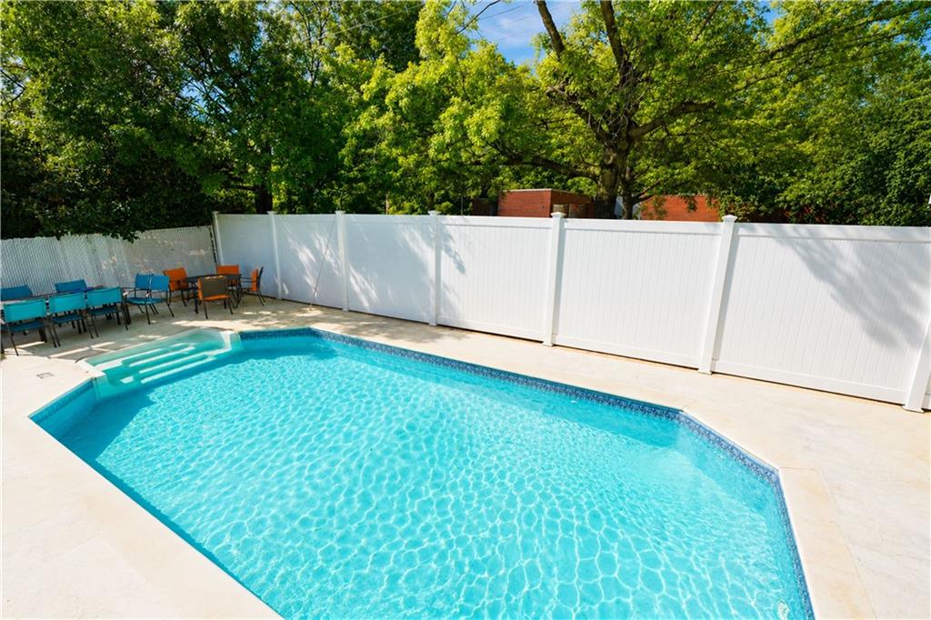 22 Putters Court Silver Lake Staten Island NY 10301