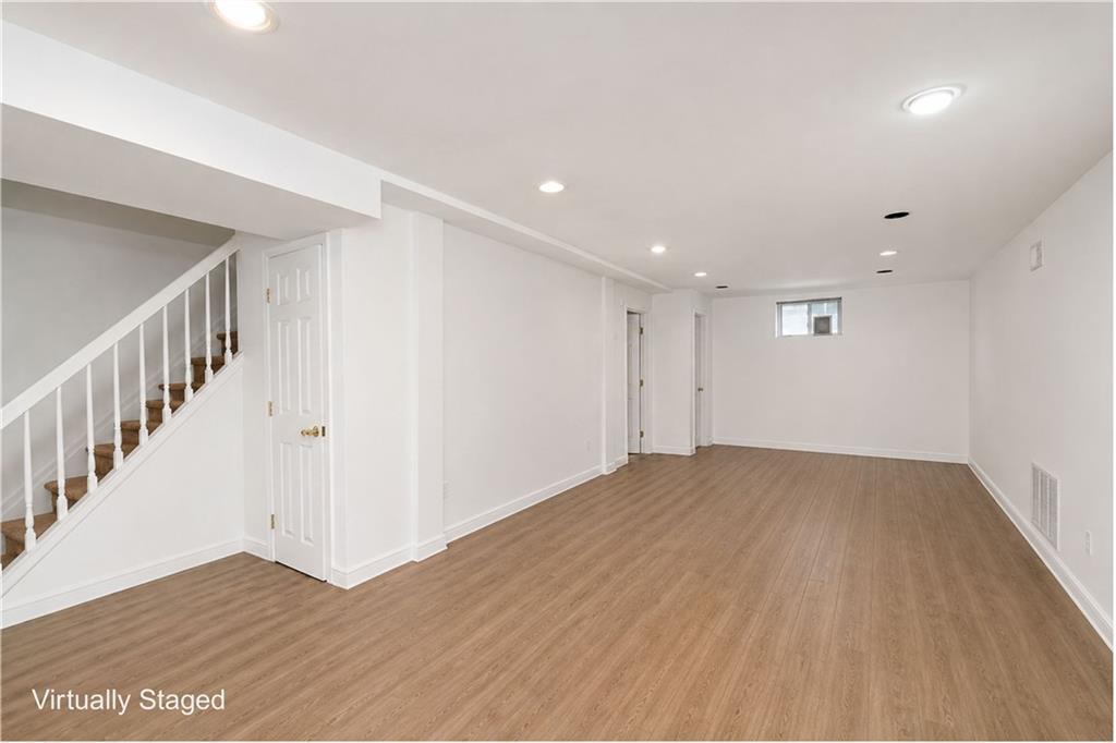 22 Putters Court Silver Lake Staten Island NY 10301