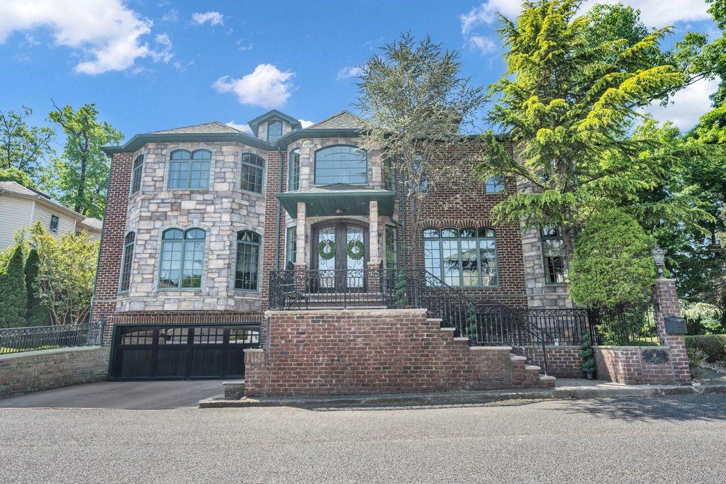 18 Ivan Court Prince's Bay Staten Island NY 10309