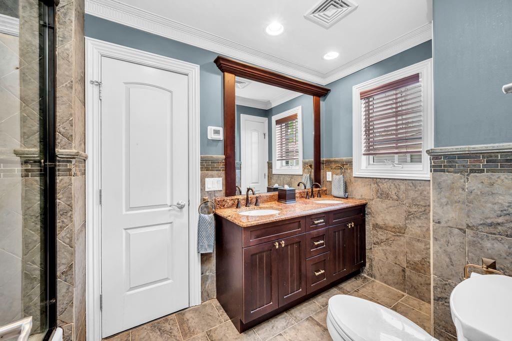 18 Ivan Court Prince's Bay Staten Island NY 10309