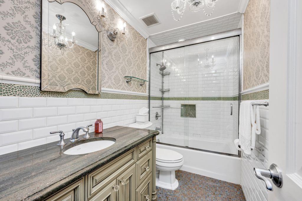 18 Ivan Court Prince's Bay Staten Island NY 10309
