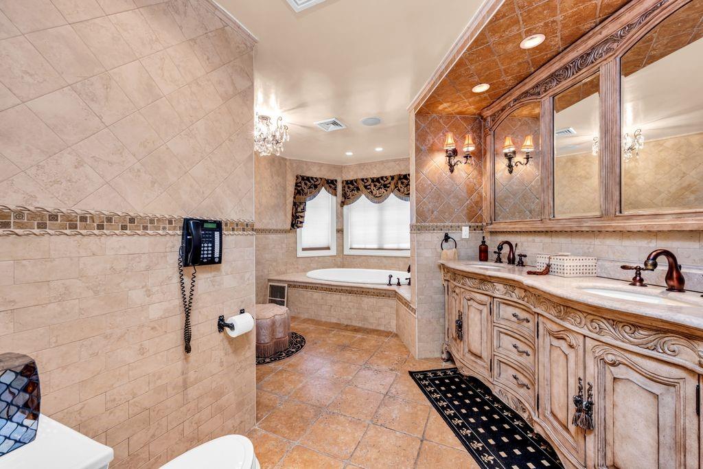 18 Ivan Court Prince's Bay Staten Island NY 10309