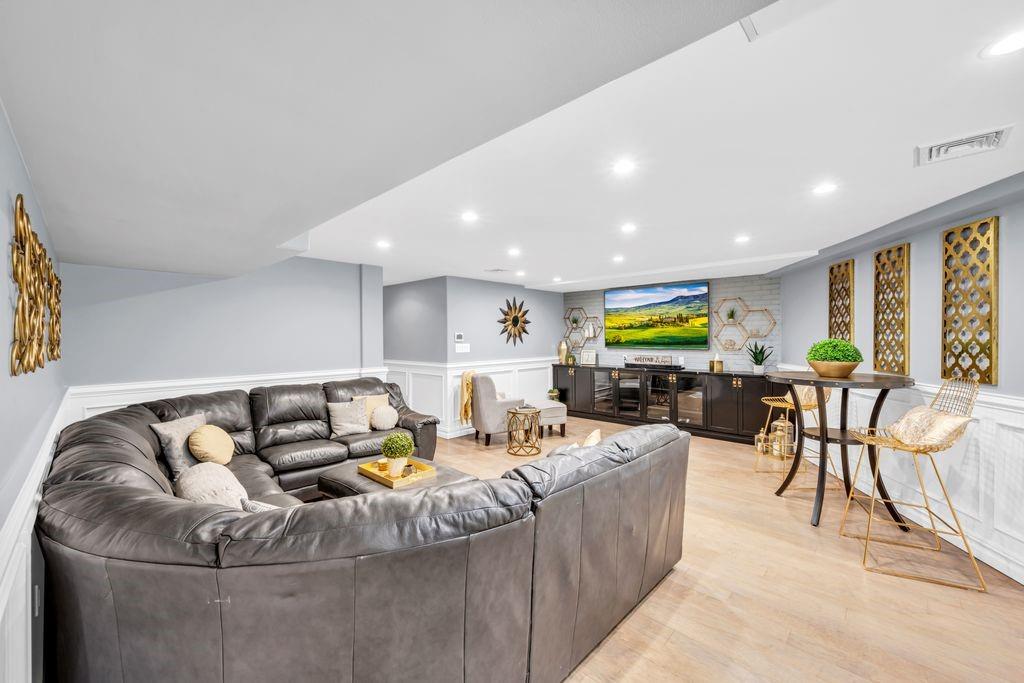 18 Ivan Court Prince's Bay Staten Island NY 10309