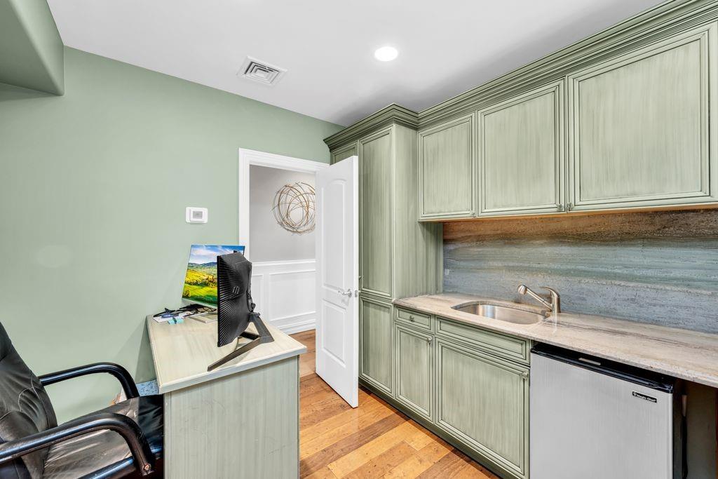 18 Ivan Court Prince's Bay Staten Island NY 10309