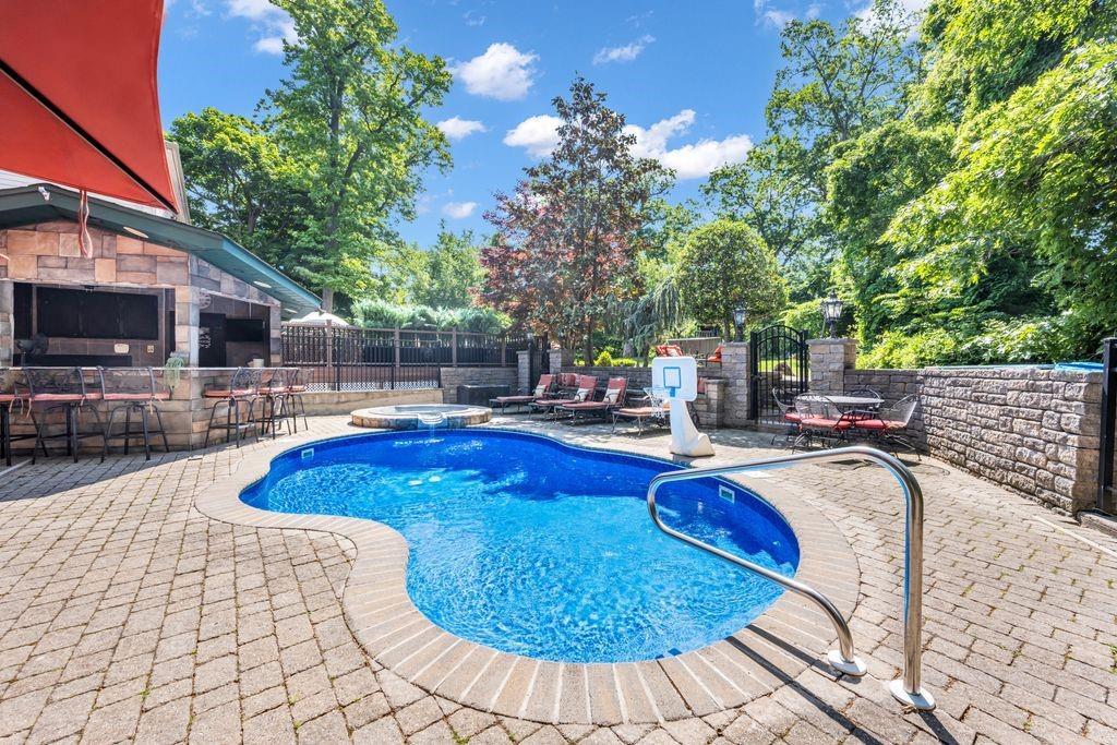 18 Ivan Court Prince's Bay Staten Island NY 10309